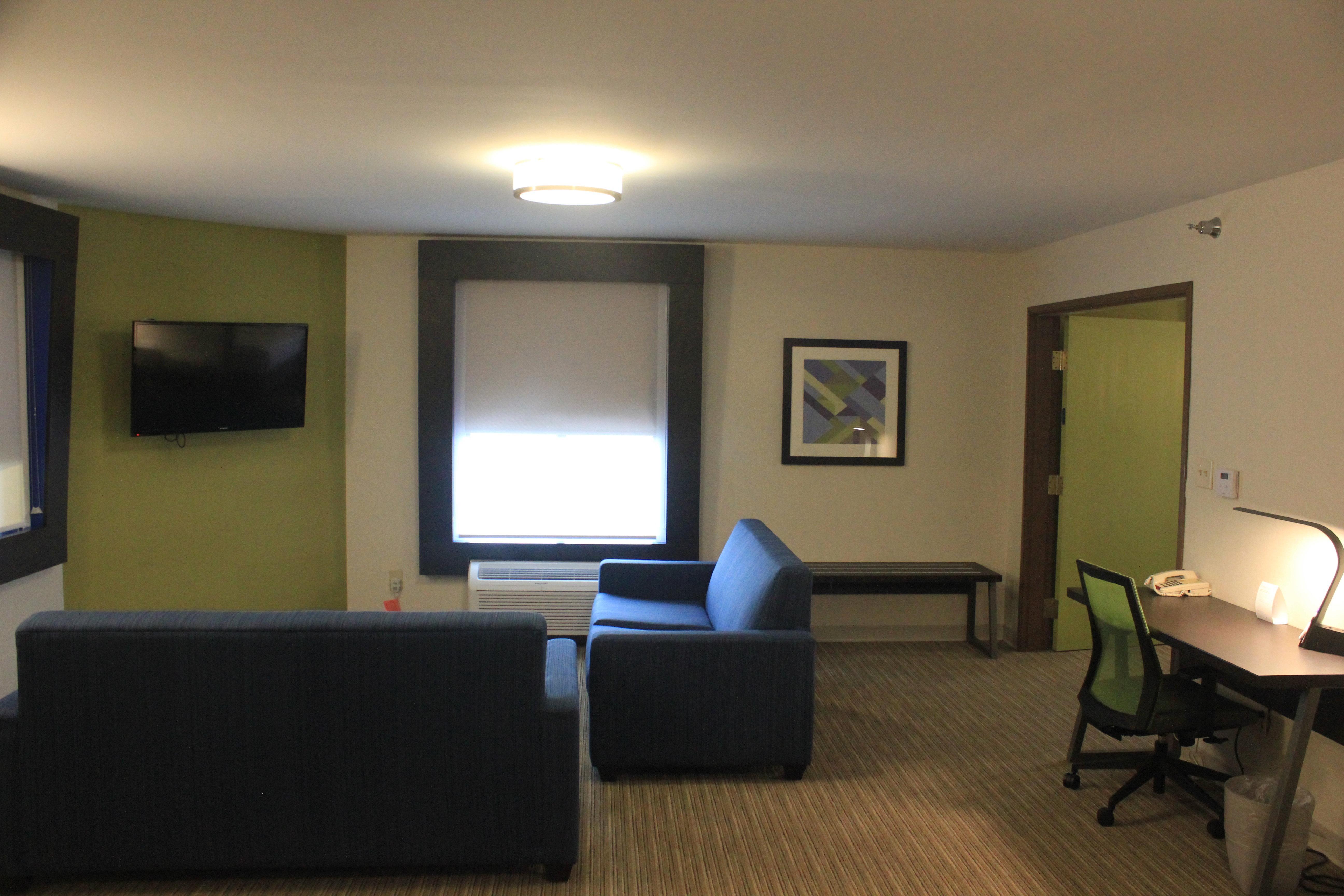 Holiday Inn Express Corydon By Ihg Bagian luar foto