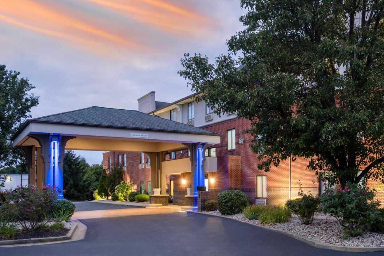 Holiday Inn Express Corydon By Ihg Bagian luar foto