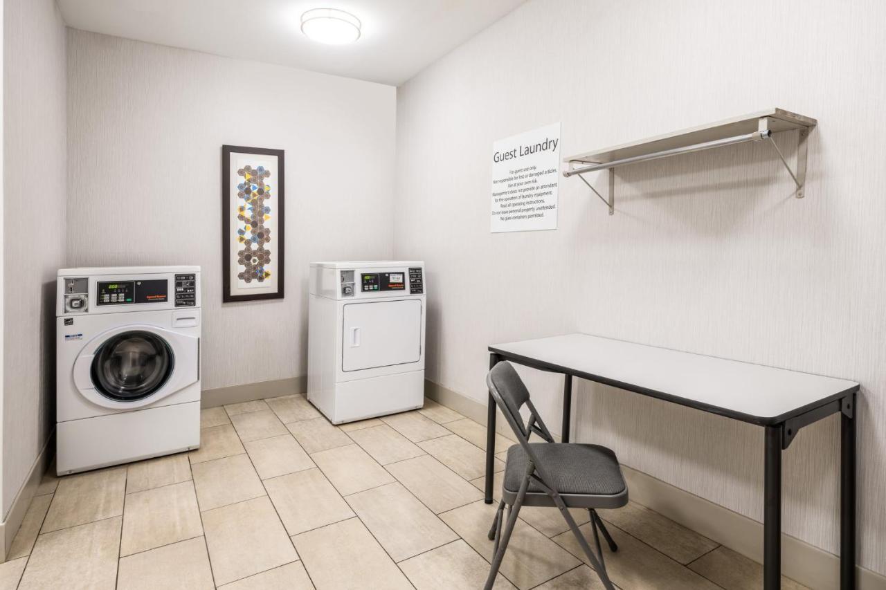 Holiday Inn Express Corydon By Ihg Bagian luar foto