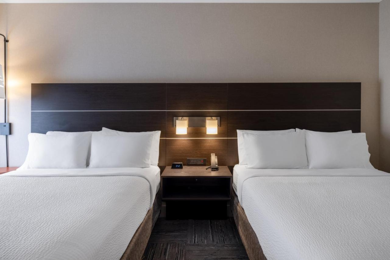 Holiday Inn Express Corydon By Ihg Bagian luar foto