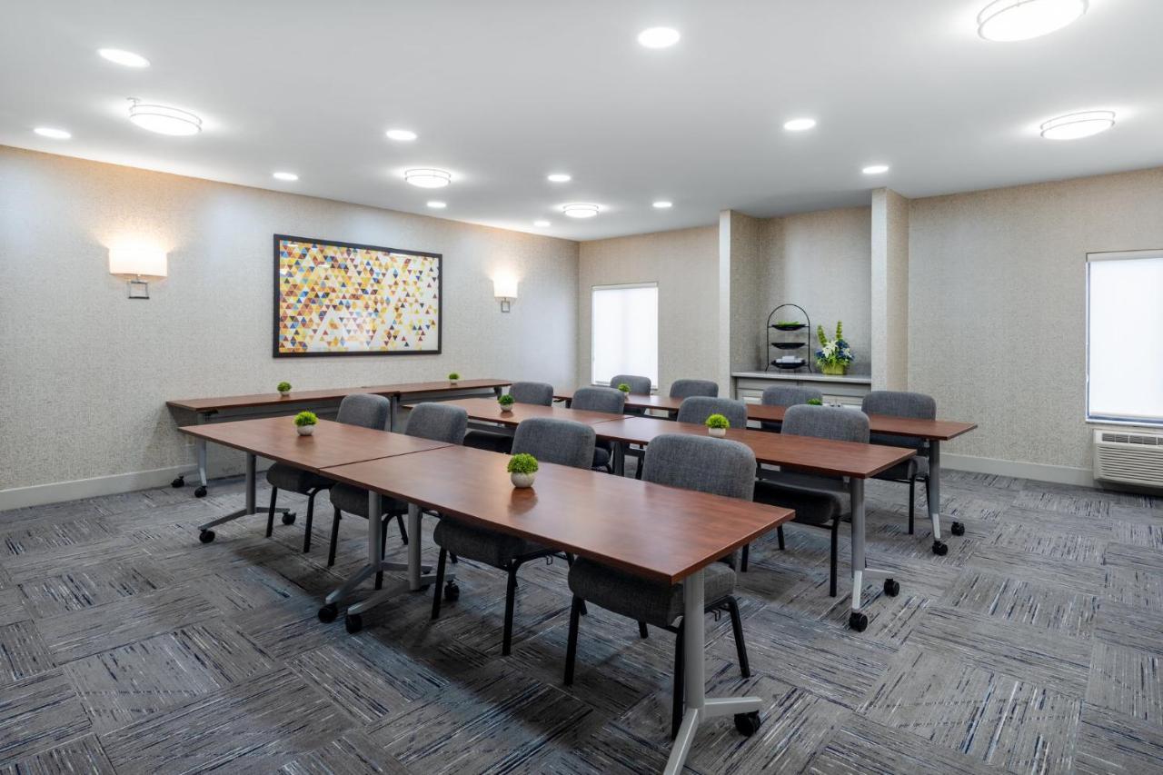 Holiday Inn Express Corydon By Ihg Bagian luar foto