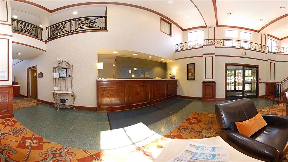 Holiday Inn Express Corydon By Ihg Bagian luar foto