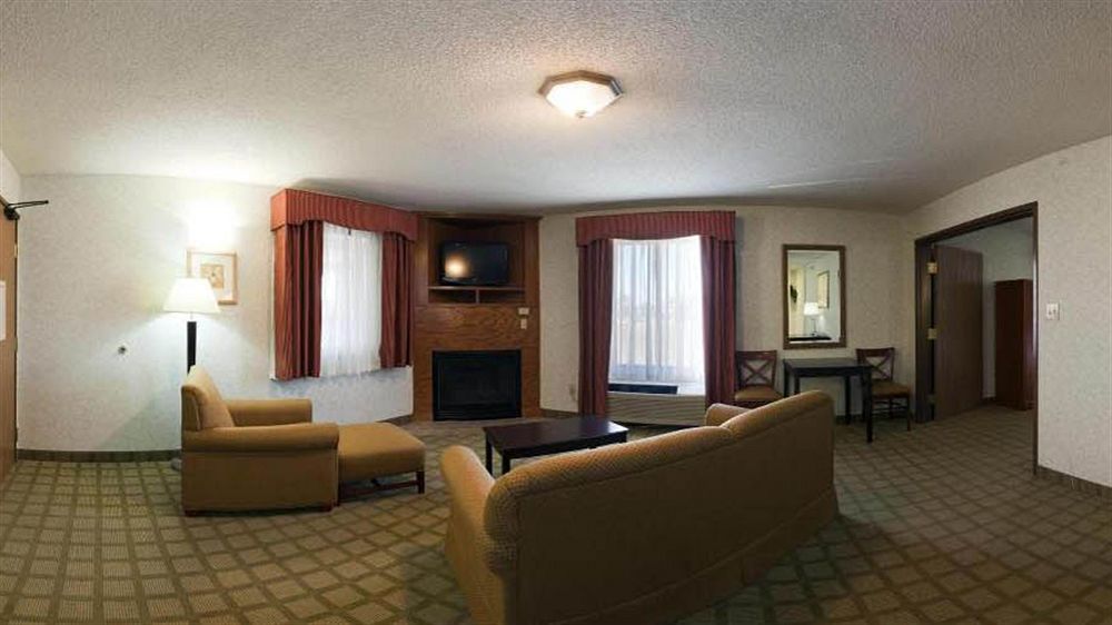 Holiday Inn Express Corydon By Ihg Bagian luar foto