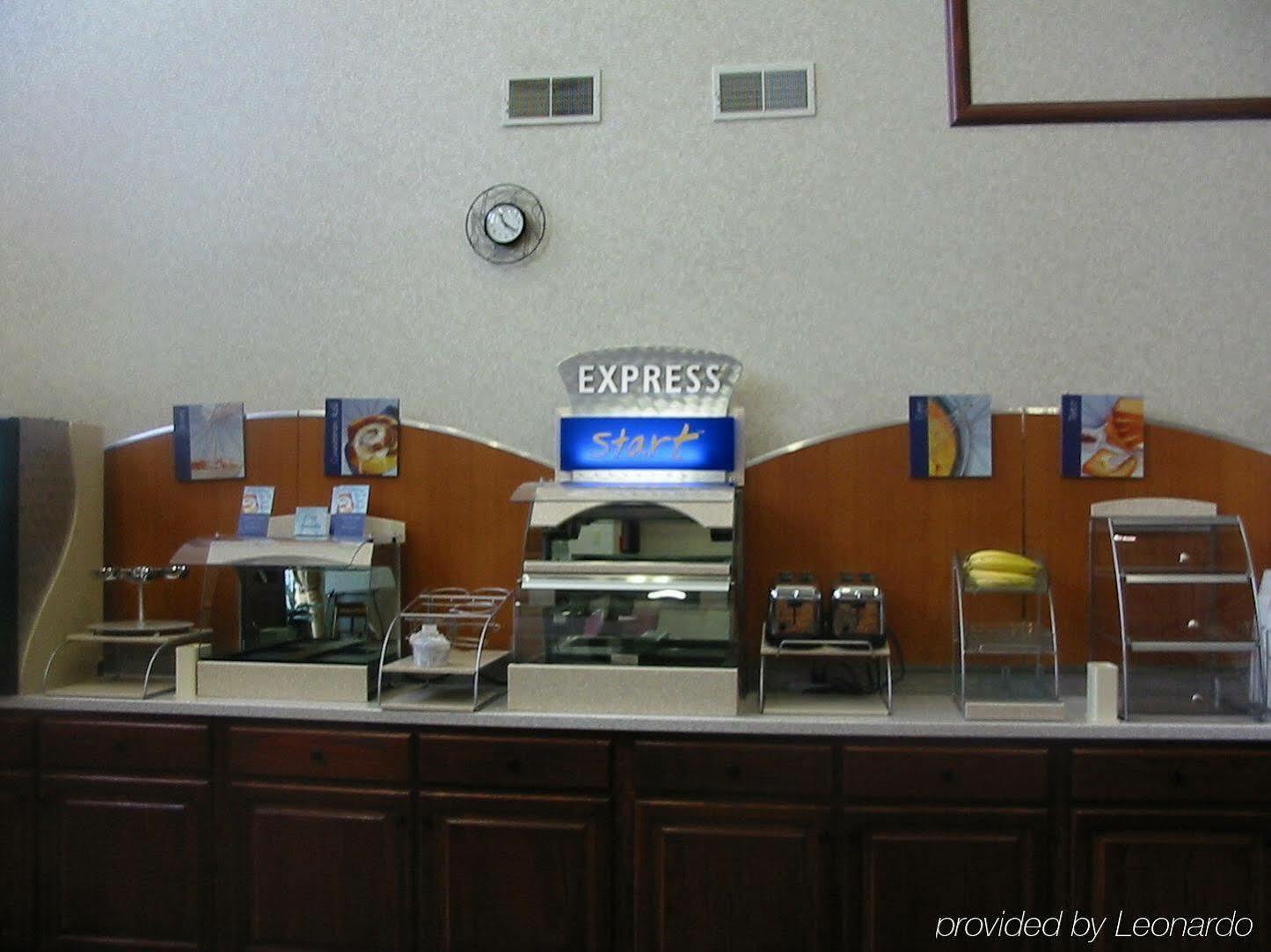 Holiday Inn Express Corydon By Ihg Bagian luar foto